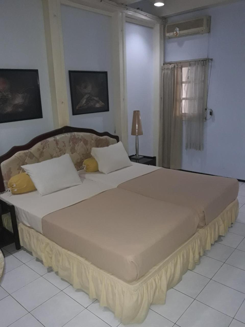 Hotel Menara Malang Exterior photo